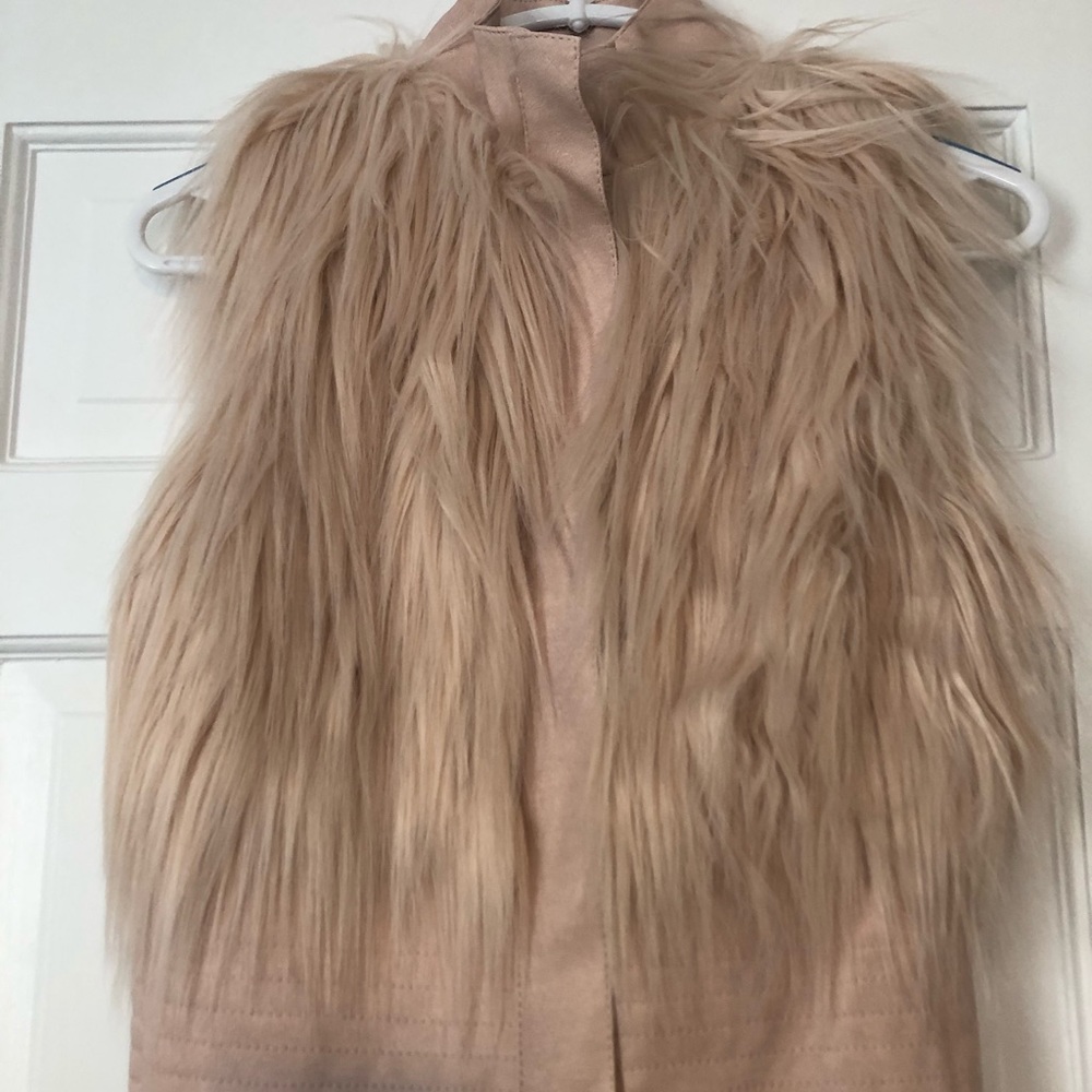 Blush faux-fur vest with zipper